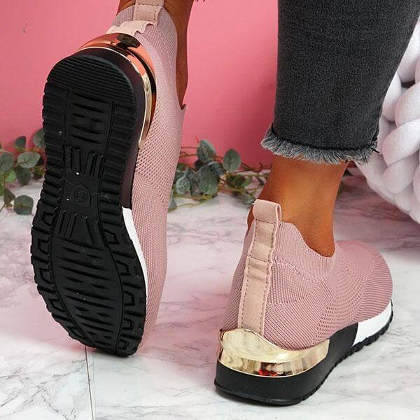 Detalj av innersålen på unisex ortopediske slip-on sko, designet for overlegen komfort.