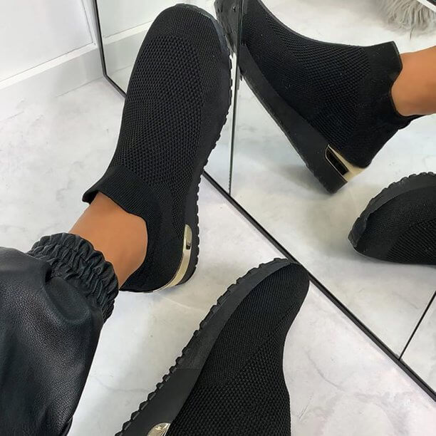 Komfortable unisex ortopediske slip-on sko med pustende mesh, ideelle som lette hverdagssko.