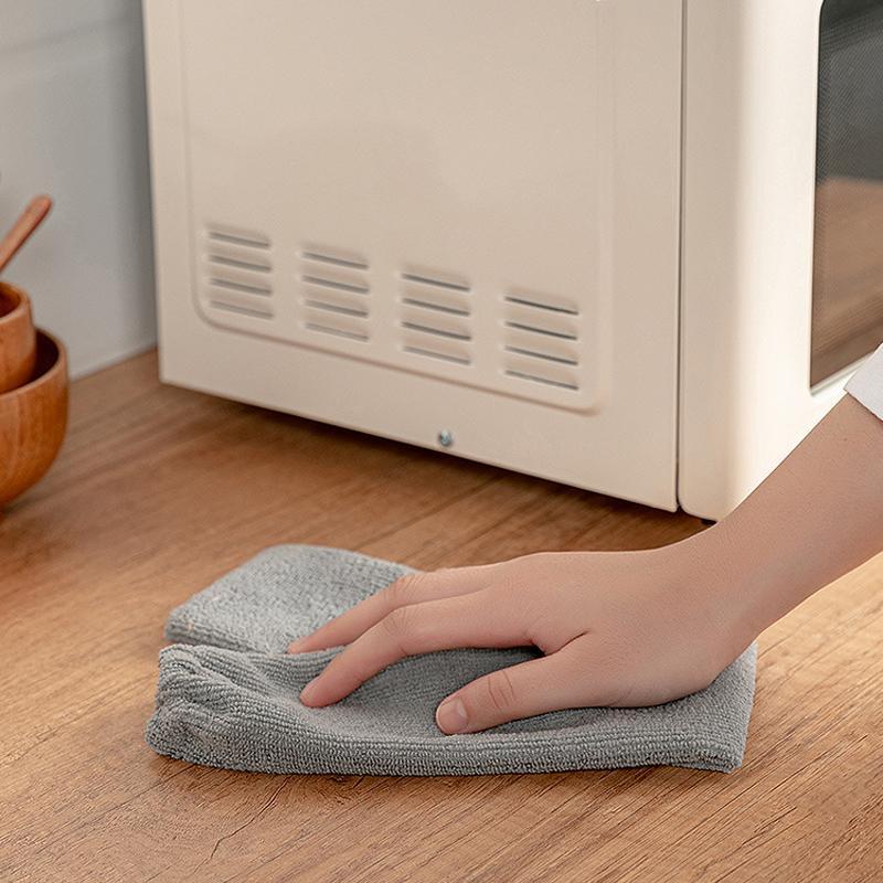 "Uttrekkbart støvrenser stativ med langt håndtak og mikrofiber; ideell for enkel rengjøring av støv og allergener."