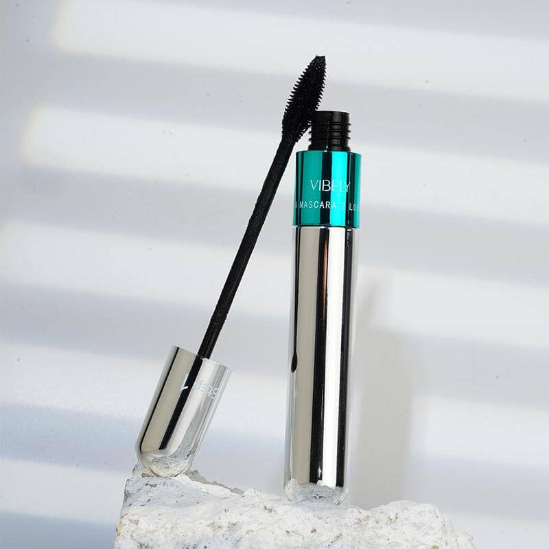 Dame 4D mascara som effektivt gir fyldige, lange vipper og intens definisjon. Vannfast.