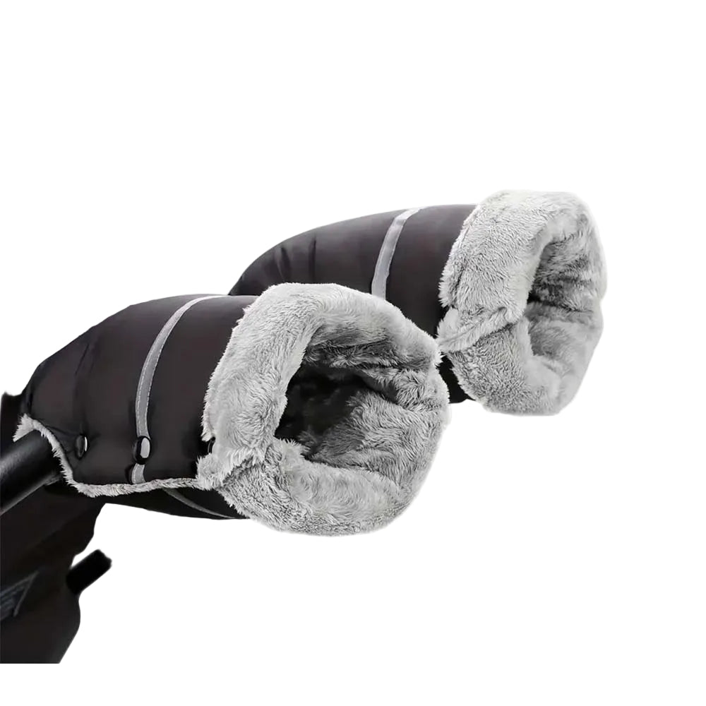 Vanntette unisex barnevognhansker med varm fleece, ideelle for kalde vinterturer med vognen. Holder foreldre varme.