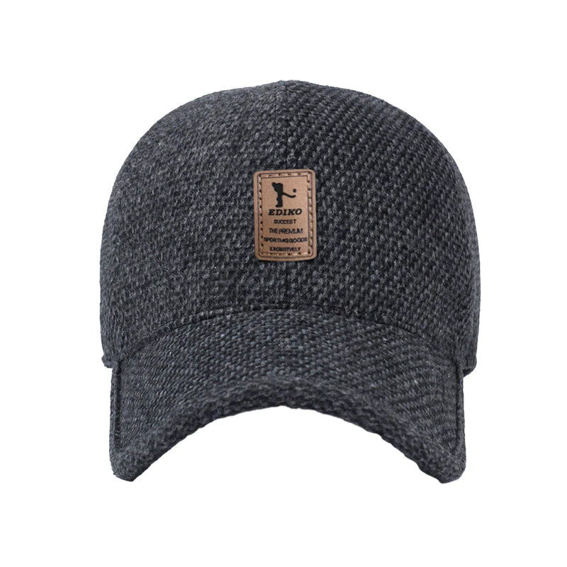 "Varm vinterbaseballcap med øreklaffer for damer, stilig design, beskytter mot kulde, perfekt til vinterantrekk."