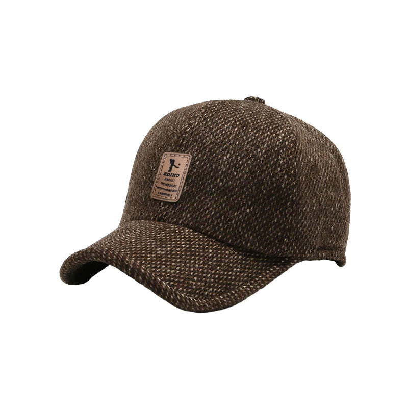 "Varm vinterbaseballcap med øreklaffer for damer, stilig design, beskytter mot kulde, perfekt til vinterantrekk."