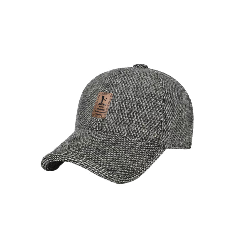 "Varm vinterbaseballcap med øreklaffer for damer, stilig design, beskytter mot kulde, perfekt til vinterantrekk."