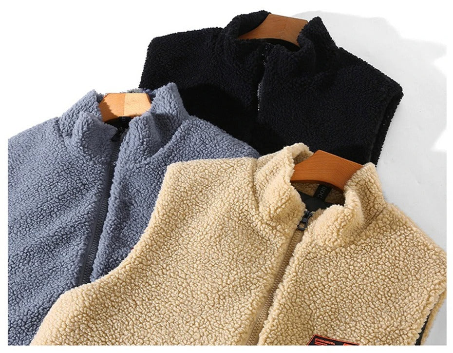 Stilfull og moderne vintervest for menn. Perfekt for lag på lag, gir varme og komfort i store størrelser.