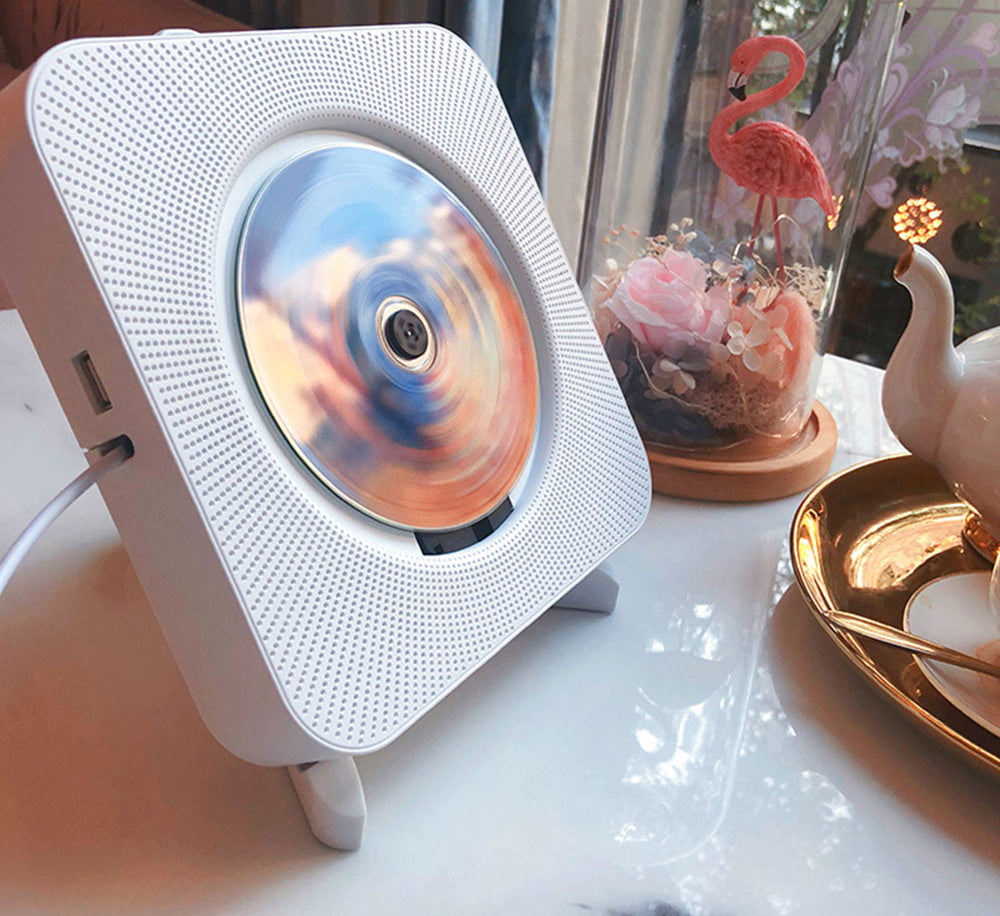 Nærbilde av CD-spillerens innebygde LED-display som viser spornummer – Digital musikkavspiller