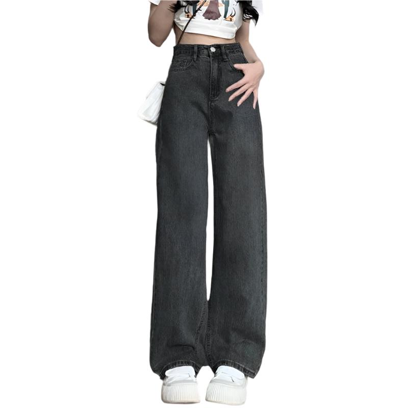 Stilige svarte vidbeinsjeans for damer, med høy midje og moderne passform.