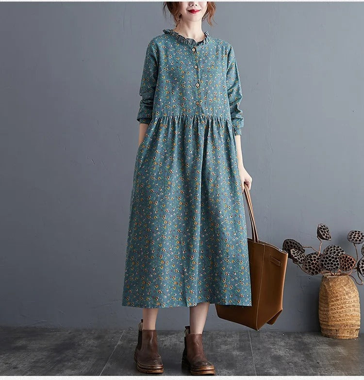 Autentisk vintage blomstret kjole med volanger og løs passform for kvinner. Perfekt boho stil.