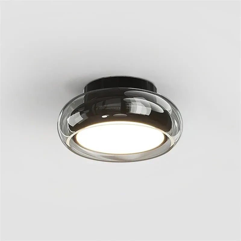 "Vintage LED taklampe i akryl med retro design, kompakt størrelse og moderne lavenergi belysning"