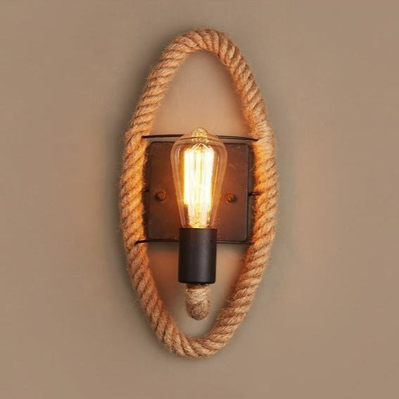 Elegant vintage vegglampe, skaper rustikk sjarm i ethvert rom, perfekt for stemningsbelysning.